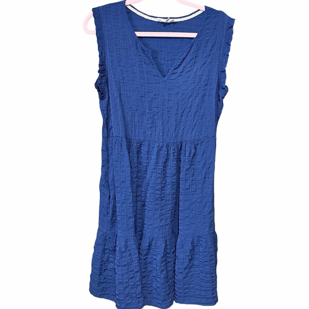 Nurture by Westbound Blue Textured Tiered Dress Size Medium Pockets resort
